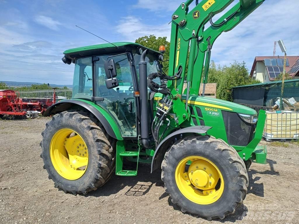 John Deere 5100 M Traktorji