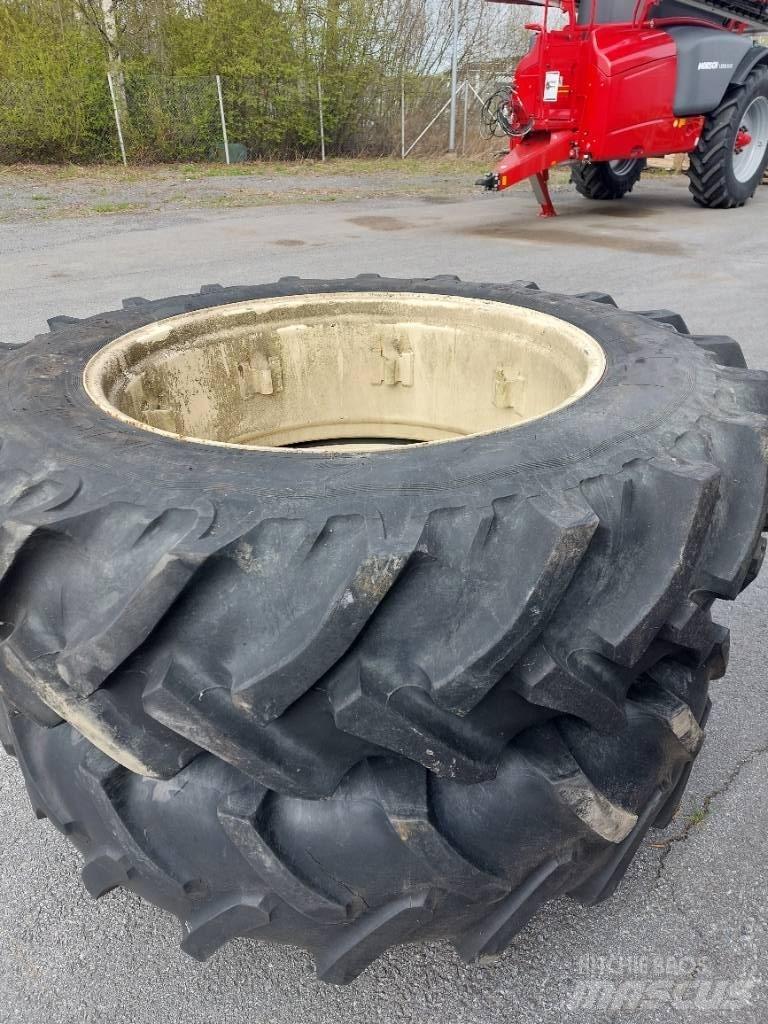  Paripyörät 16.9R38 Gume, kolesa in platišča