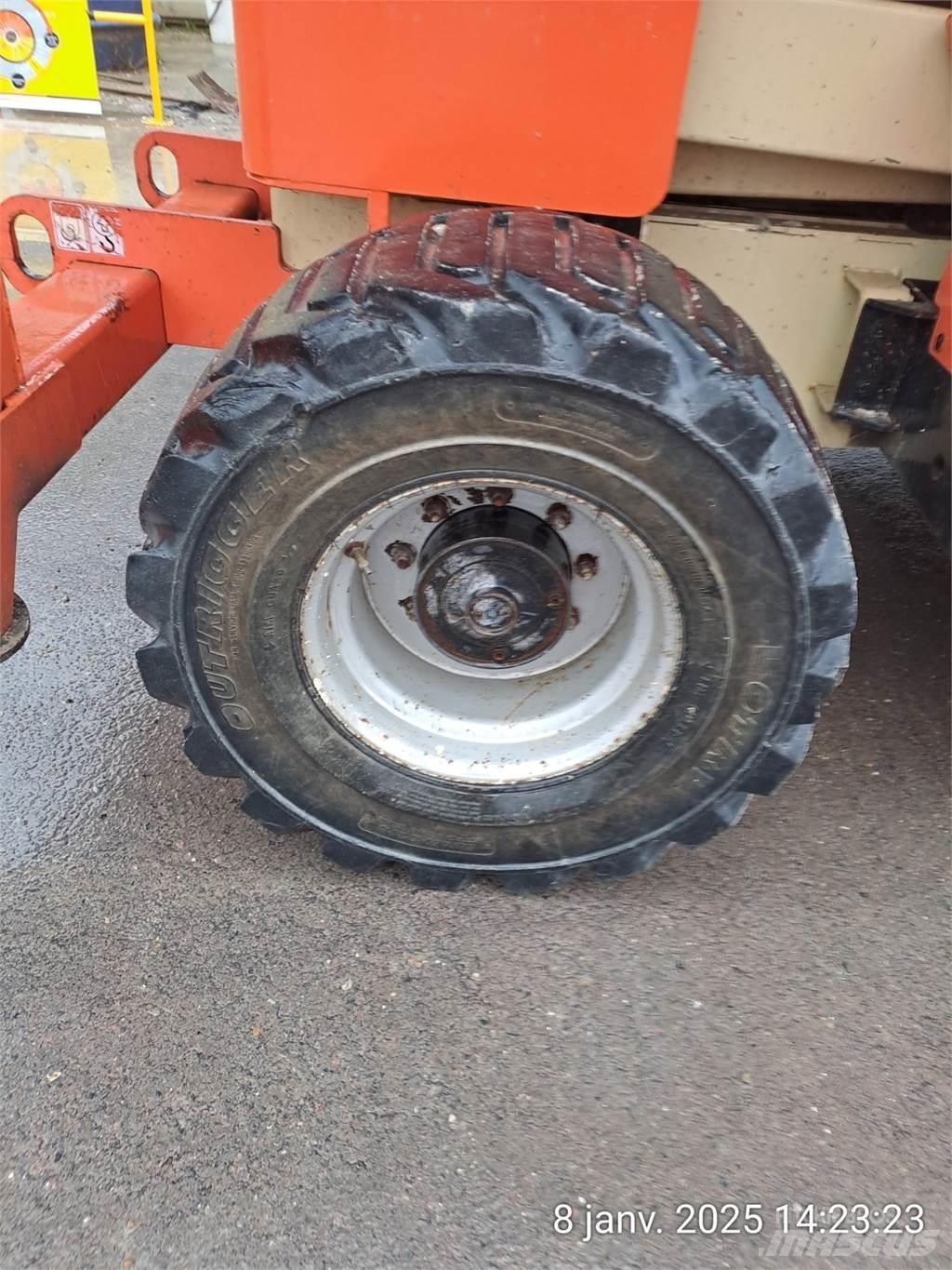 JLG 4394RT Škarjaste dvižne ploščadi