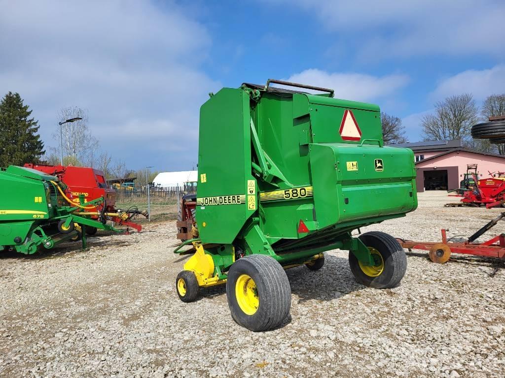 John Deere 580 Balirke (okrogle bale)