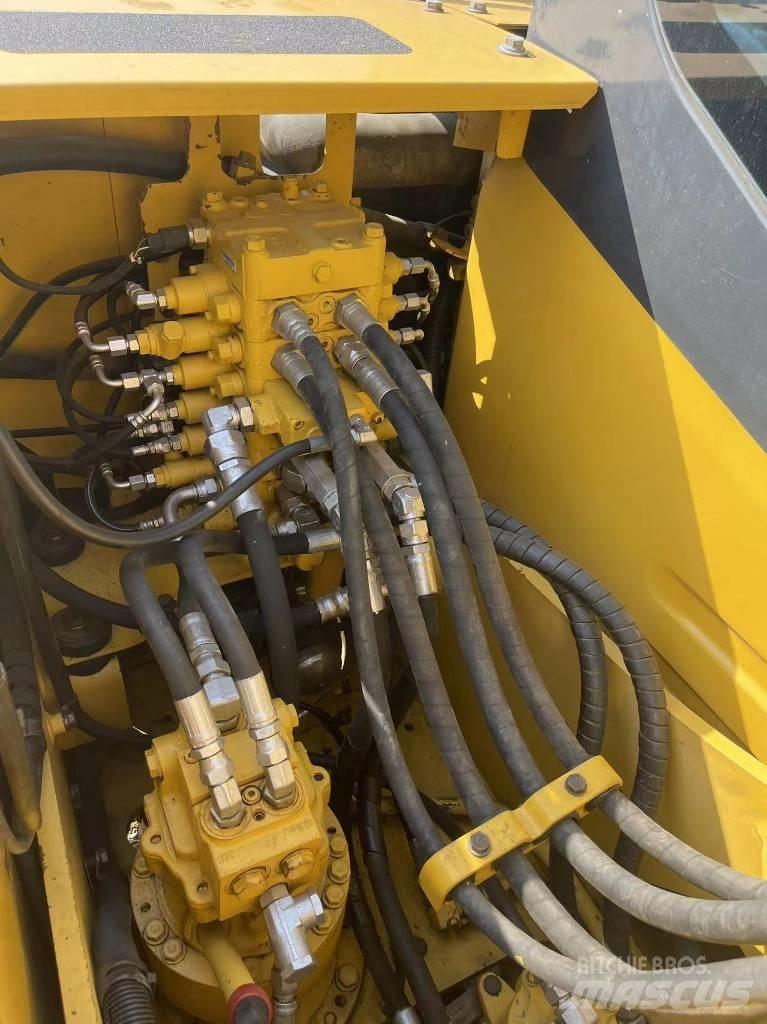 Komatsu PC 130-8 Midi bagri 7t – 12t