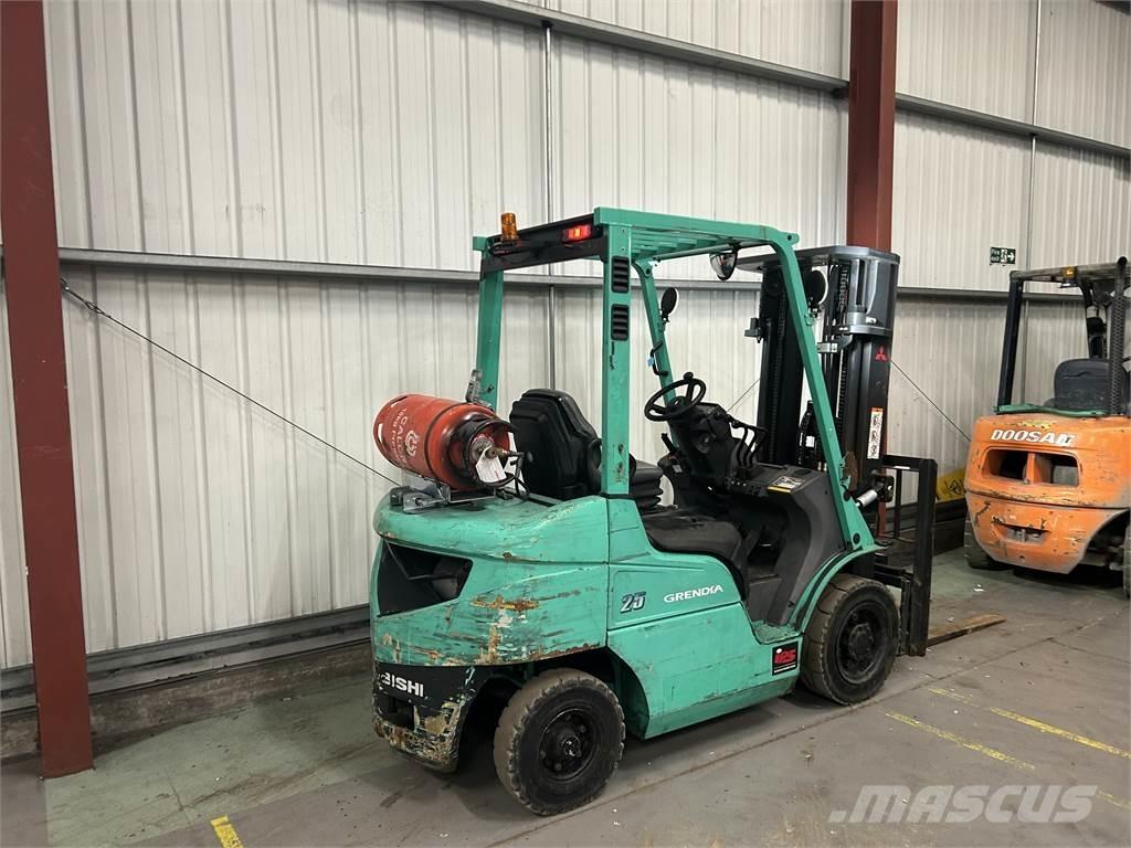 Mitsubishi FG25NT Plinski viličarji
