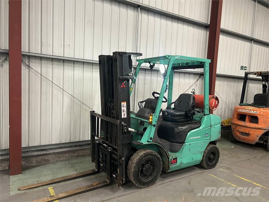 Mitsubishi FG25NT Plinski viličarji