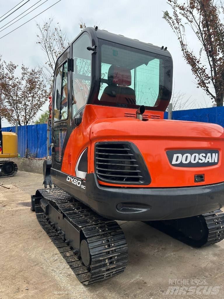 Doosan DX 60 Mini bagri <7t
