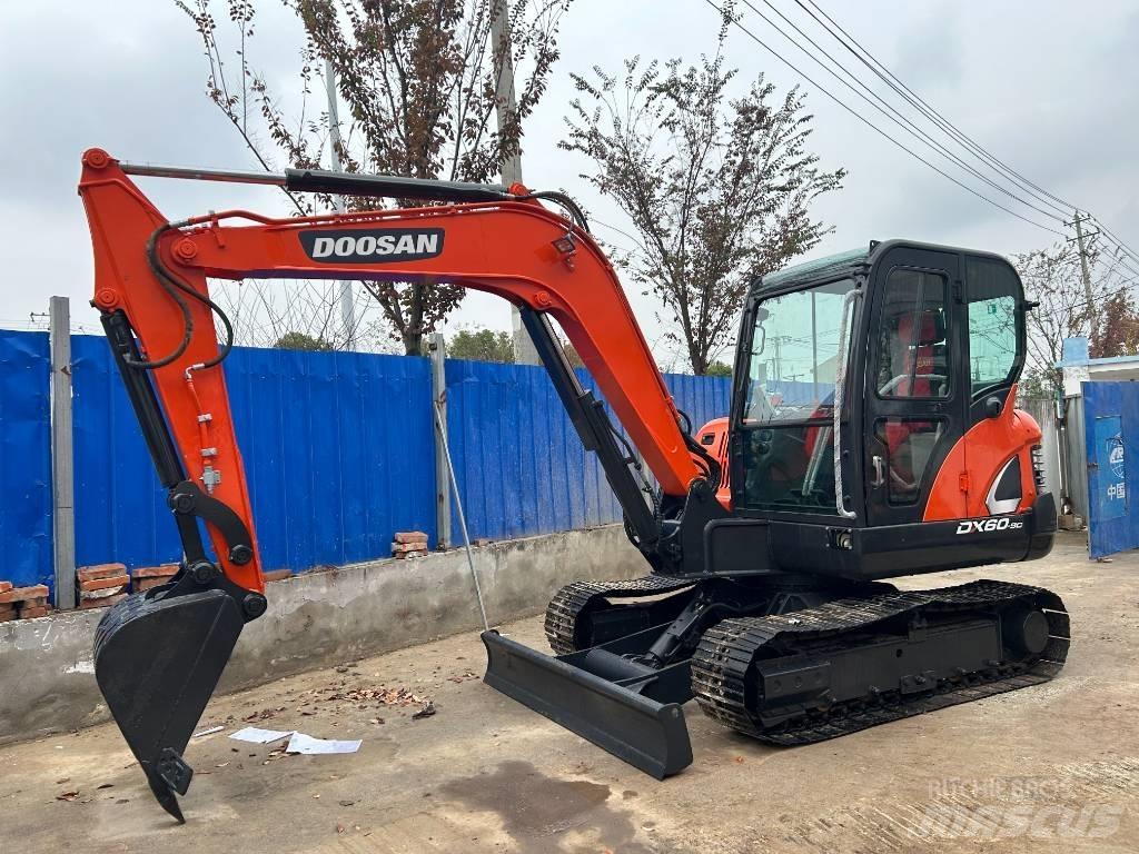Doosan DX 60 Mini bagri <7t