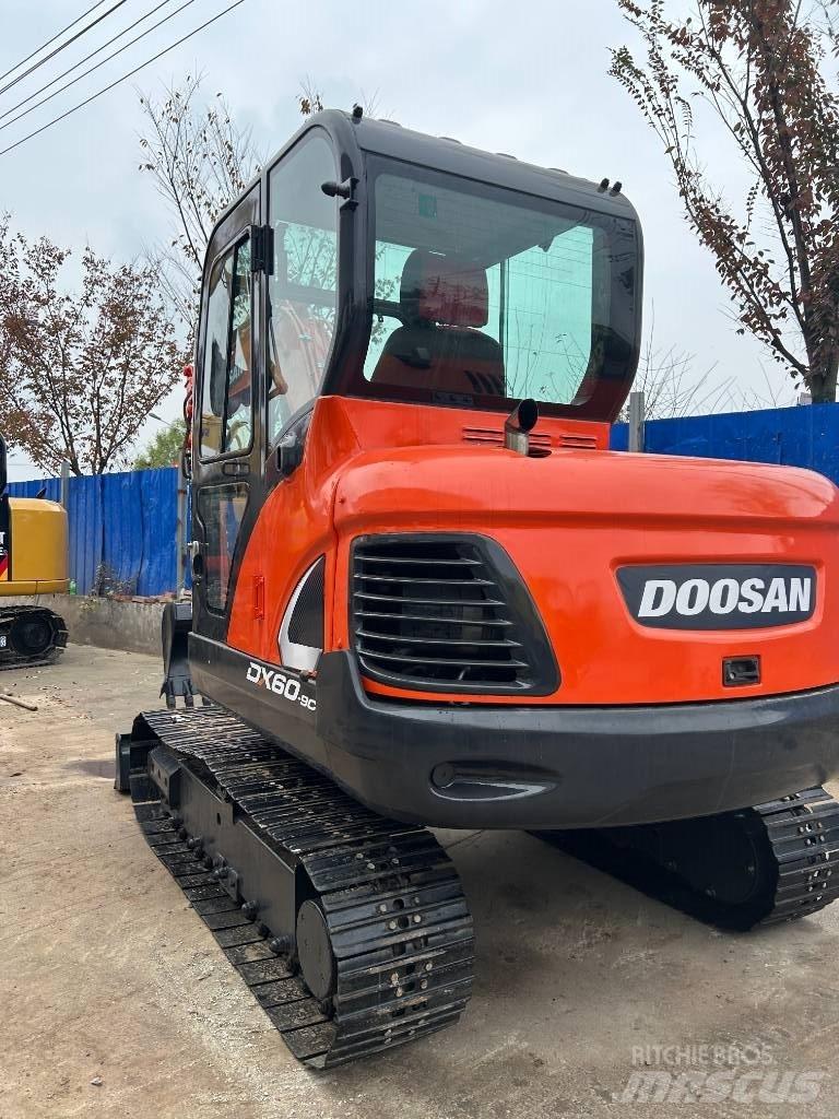 Doosan DX 60 Mini bagri <7t