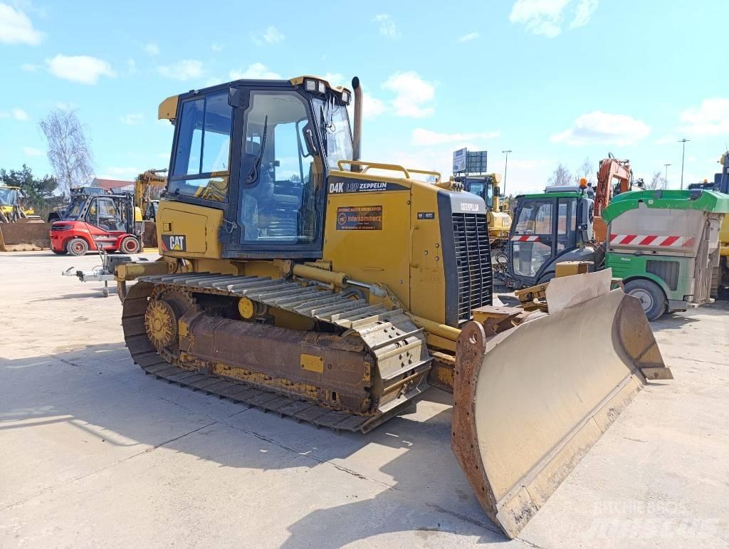 CAT D 4 K Buldožerji goseničarji