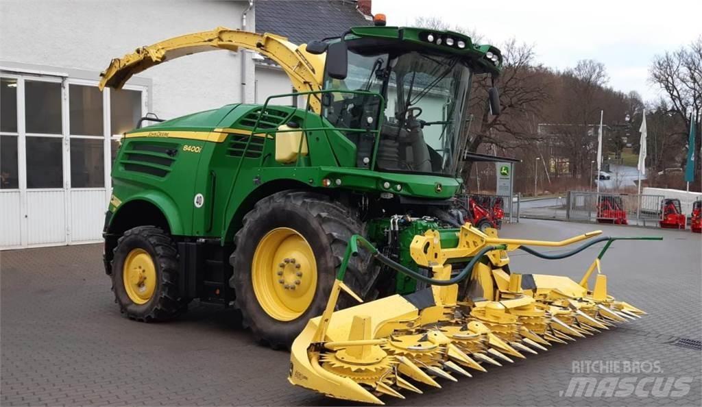 John Deere 8400i Stroji za krmo na lastni pogon