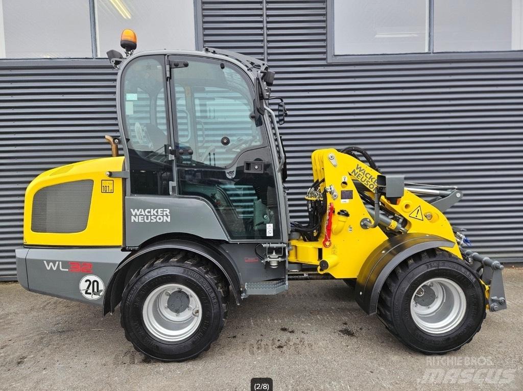 Wacker Neuson WL 32 Kolesni nakladalci