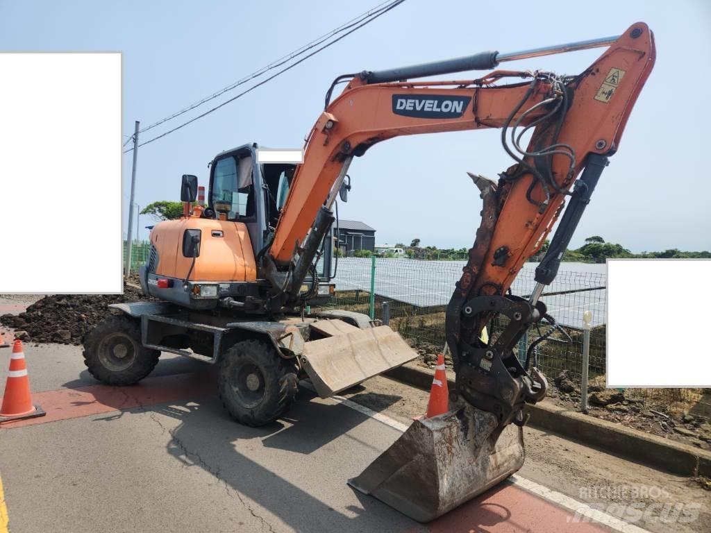 Doosan DX 55 W Bagri na kolesih