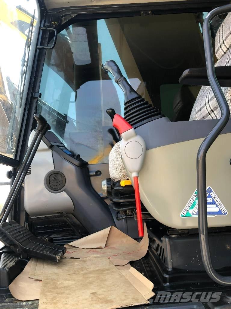 Komatsu 450 Bagri goseničarji