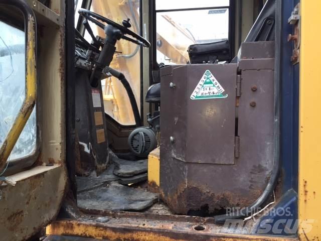 Komatsu WA150-1 Kolesni nakladalci