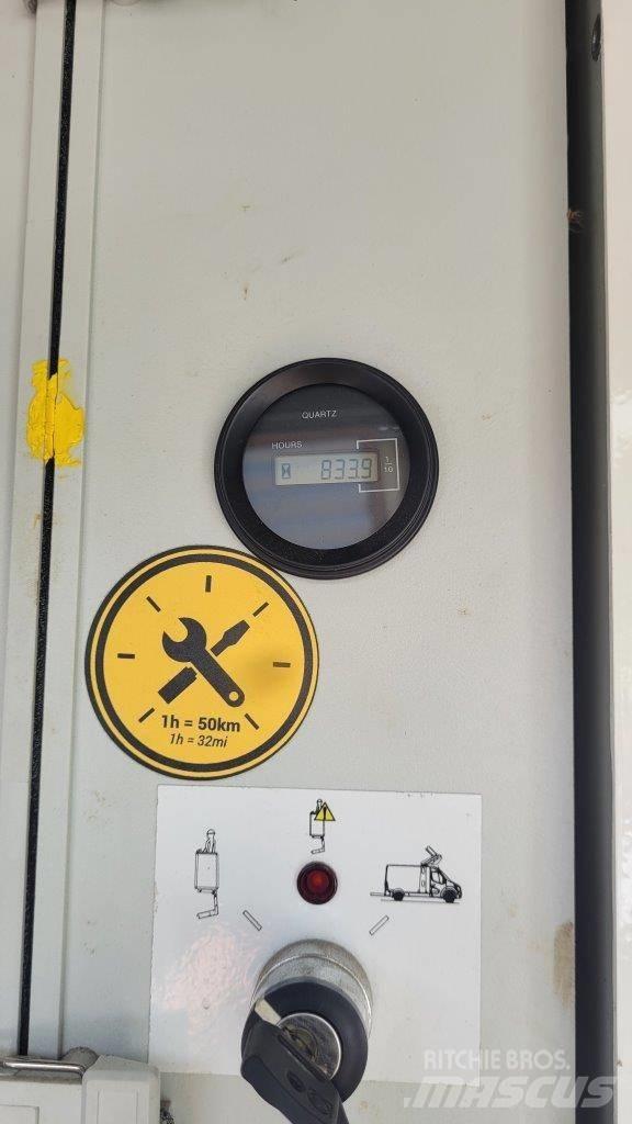 Renault Master Vlečne dvižne ploščadi