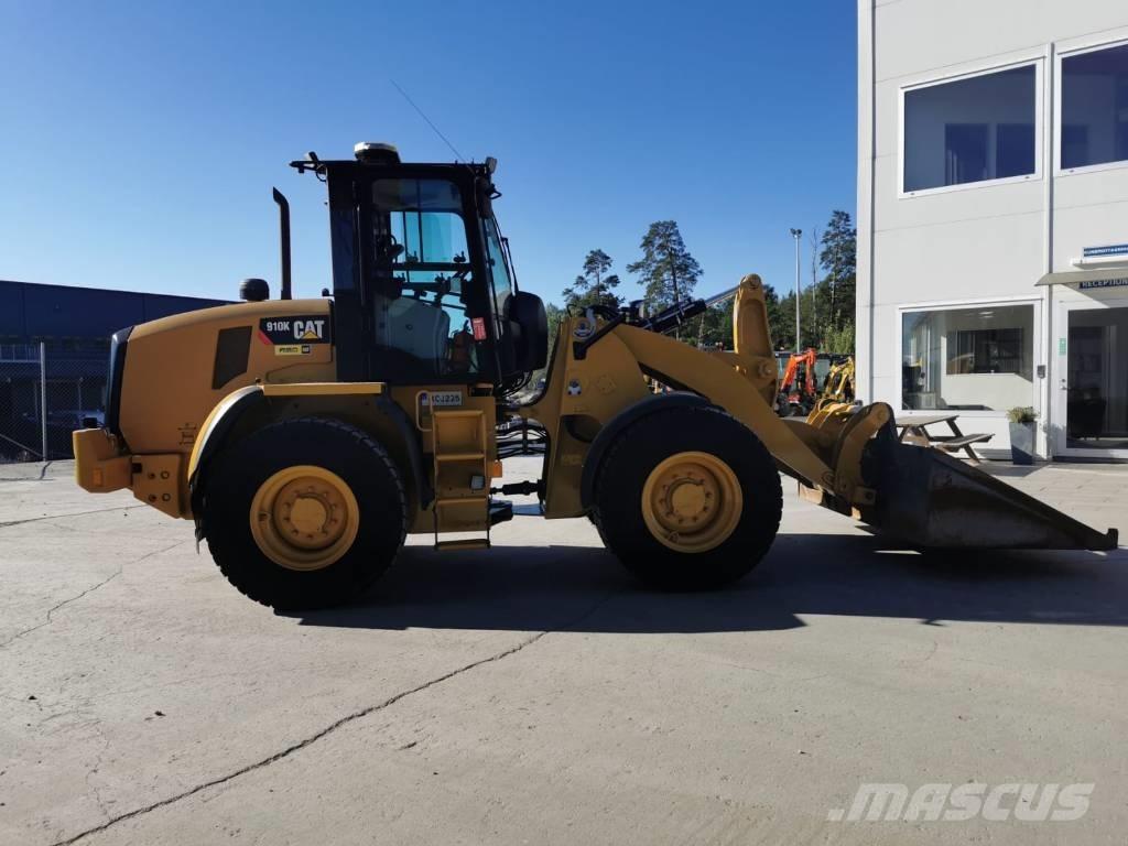 CAT 910 K Kolesni nakladalci