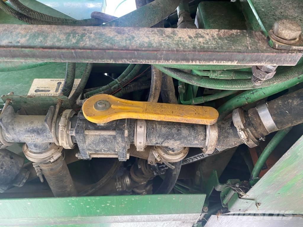 John Deere 4720 Samohodne škropilnice