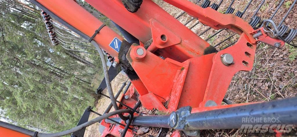 Kuhn GA 8121 Zgrabljalniki