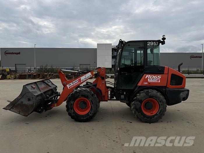 Kubota R065W Kolesni nakladalci