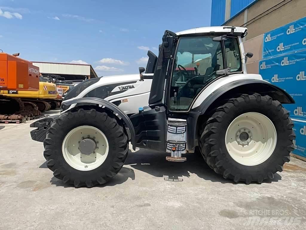 Valtra T174E Traktorji