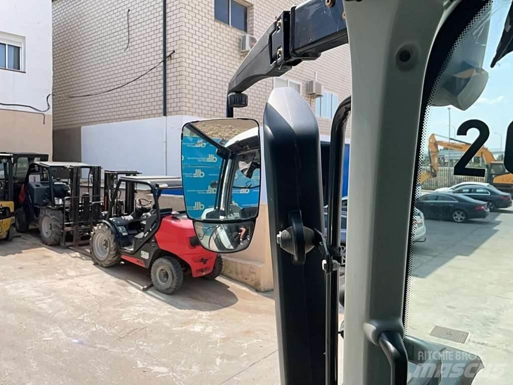 Valtra T174E Traktorji