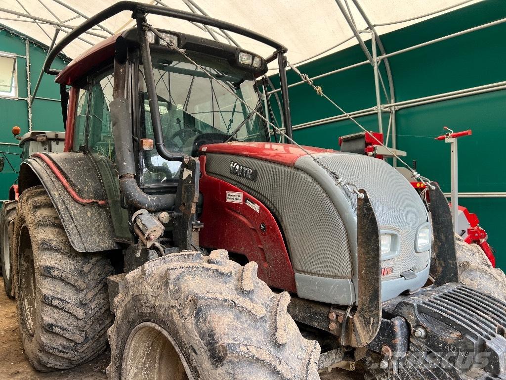 Valtra N 121 Gozdarski traktorji