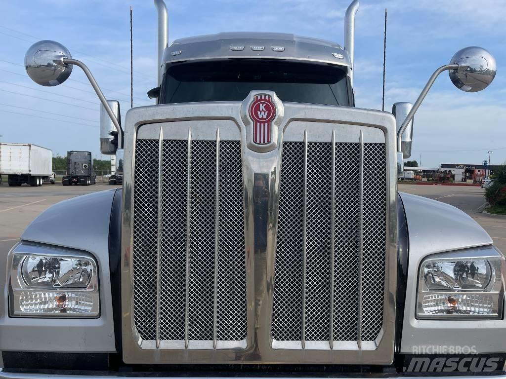 Kenworth W 990 Vlačilci
