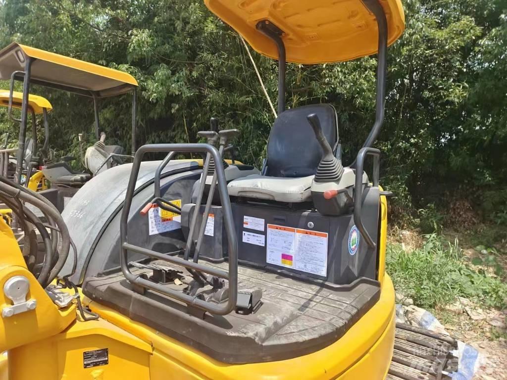 Komatsu PC35 Bagri goseničarji