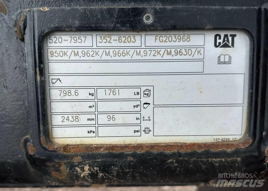 CAT 950M Kolesni nakladalci