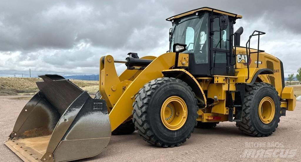 CAT 950M Kolesni nakladalci