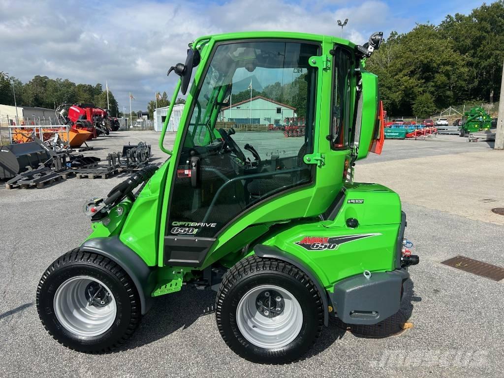 Avant 650 i Skid steer mini nakladalci