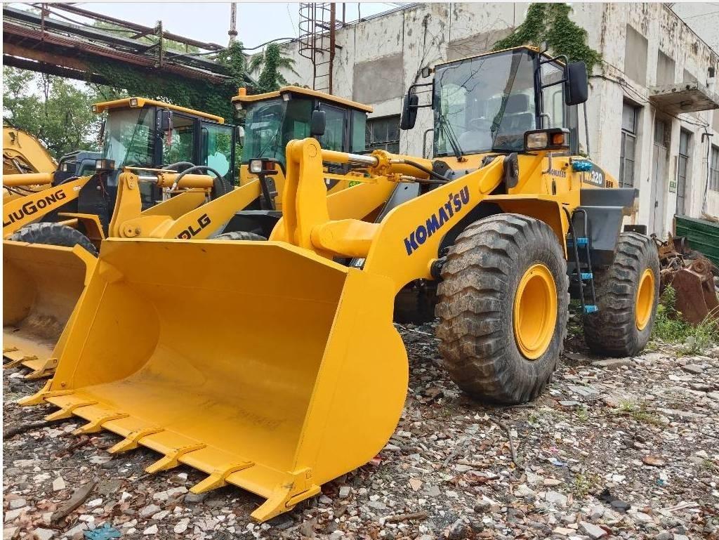 Komatsu WA 320-5 Kolesni nakladalci