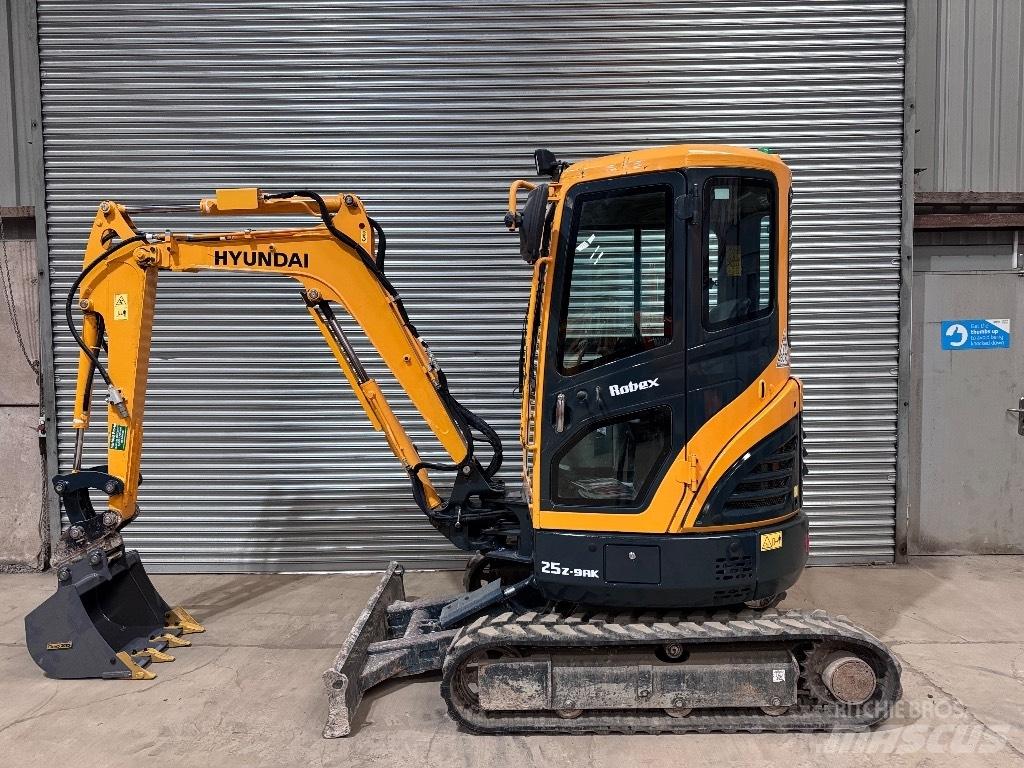 Hyundai R25Z-9 AK Mini bagri <7t