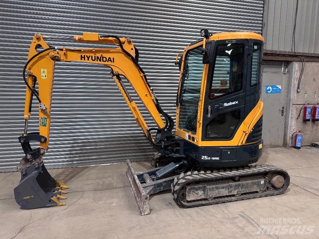 Hyundai R25Z-9 AK Mini bagri <7t