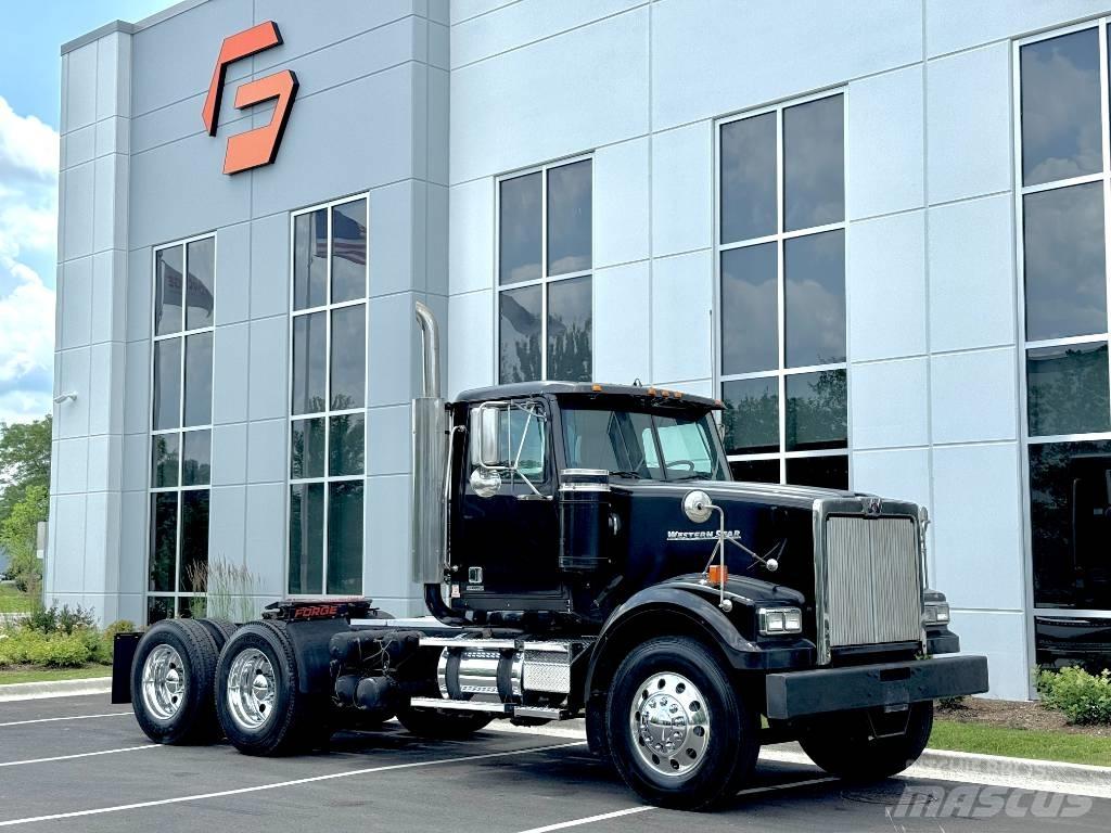 Western Star 4900 SF Vlačilci