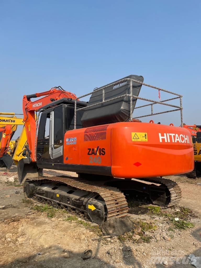 Hitachi ZX 240 Bagri goseničarji