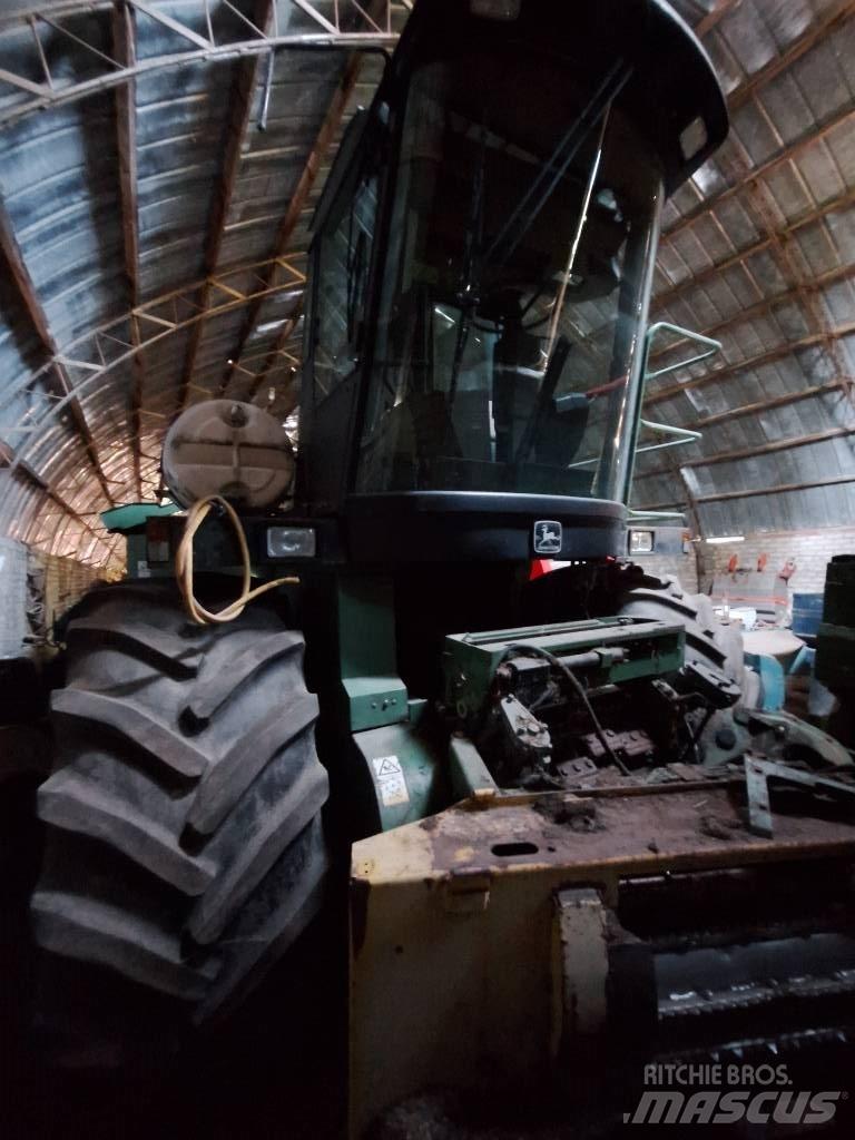 John Deere 6850 Stroji za krmo na lastni pogon