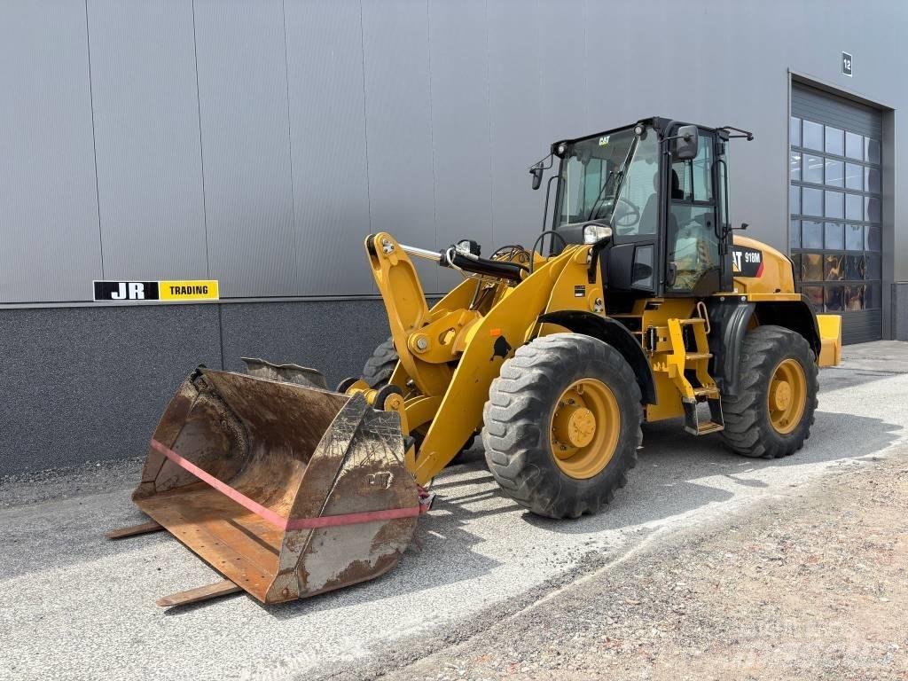 CAT 918 M Kolesni nakladalci