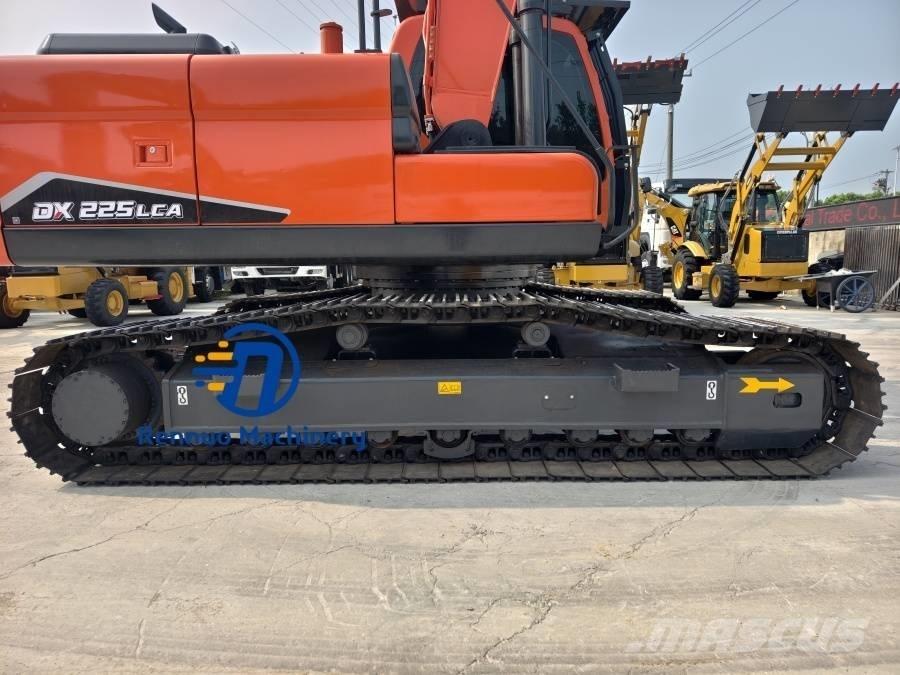 Doosan DX 225 LCA Bagri goseničarji