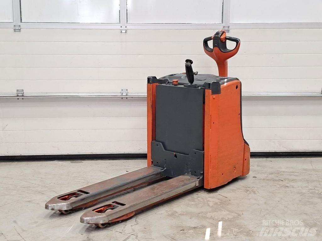 Linde T16L Električni nizko dvižni viličar