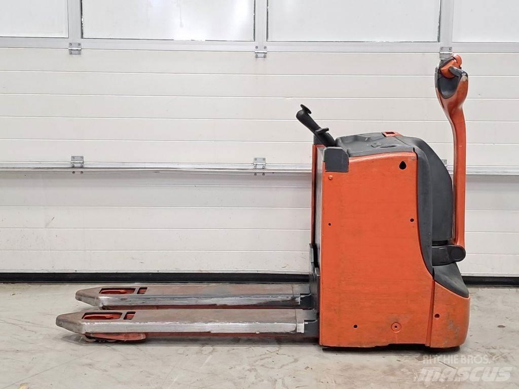 Linde T16L Električni nizko dvižni viličar