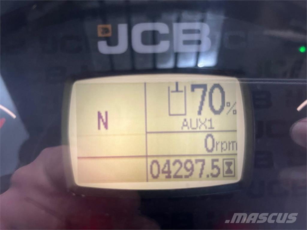 JCB TM 220 Agri Kolesni nakladalci