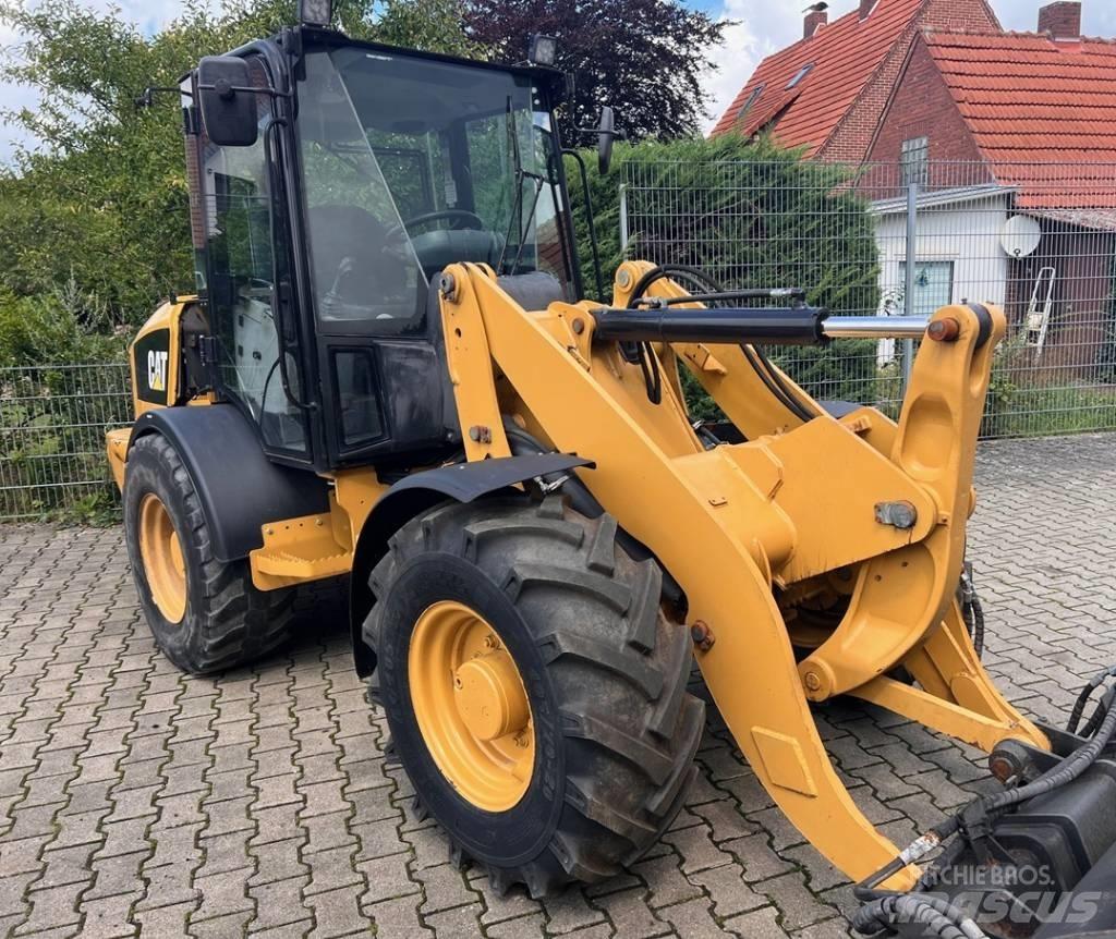 CAT 906 H 2 Kolesni nakladalci