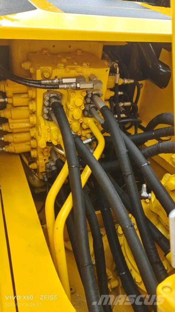 Komatsu PC 220-7 Bagri goseničarji