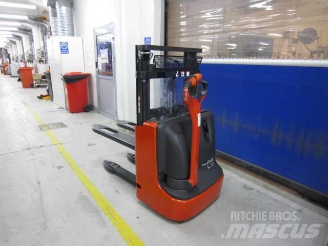 Linde L 10 Ročni električni viličar