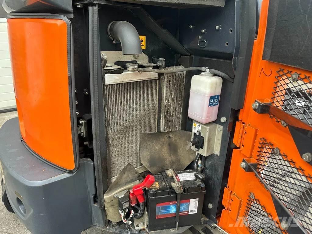 Hitachi ZX26U-6CR Mini bagri <7t