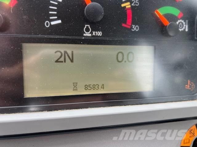 CAT 982 Kolesni nakladalci