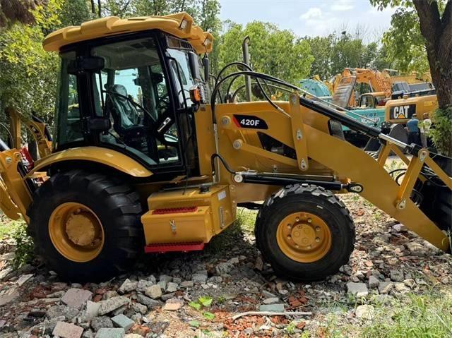 CAT 420 F Rovokopači