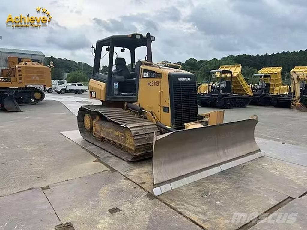 CAT D 3 K 2 Buldožerji goseničarji