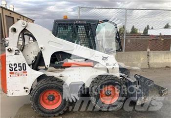 Bobcat S250 Skid steer mini nakladalci