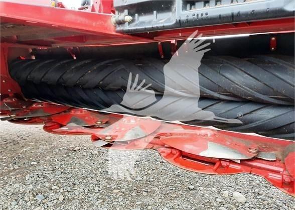 Case IH DC163 Zgrabljalniki