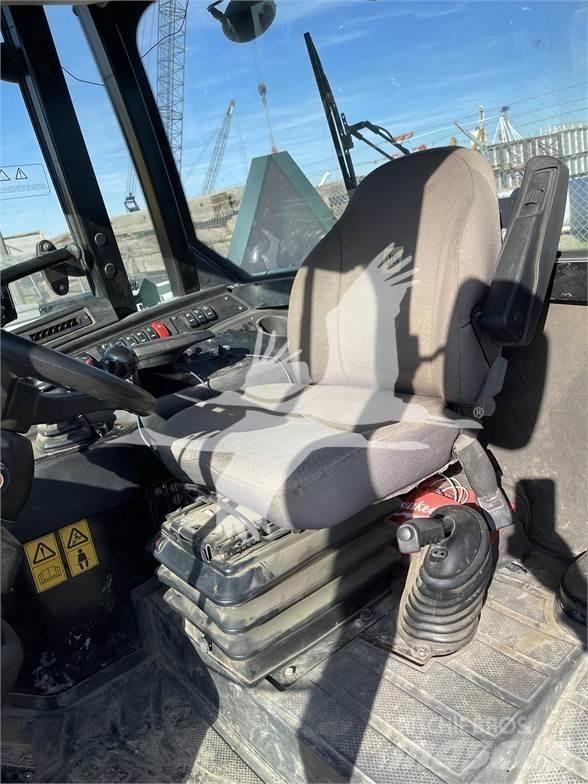 JCB 409 Kolesni nakladalci